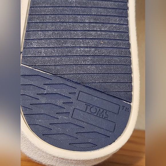 TOMS Blue and White Patterned Canvas Slip-On Shoes Women's 8 Nearly New - Picture 5 of 12